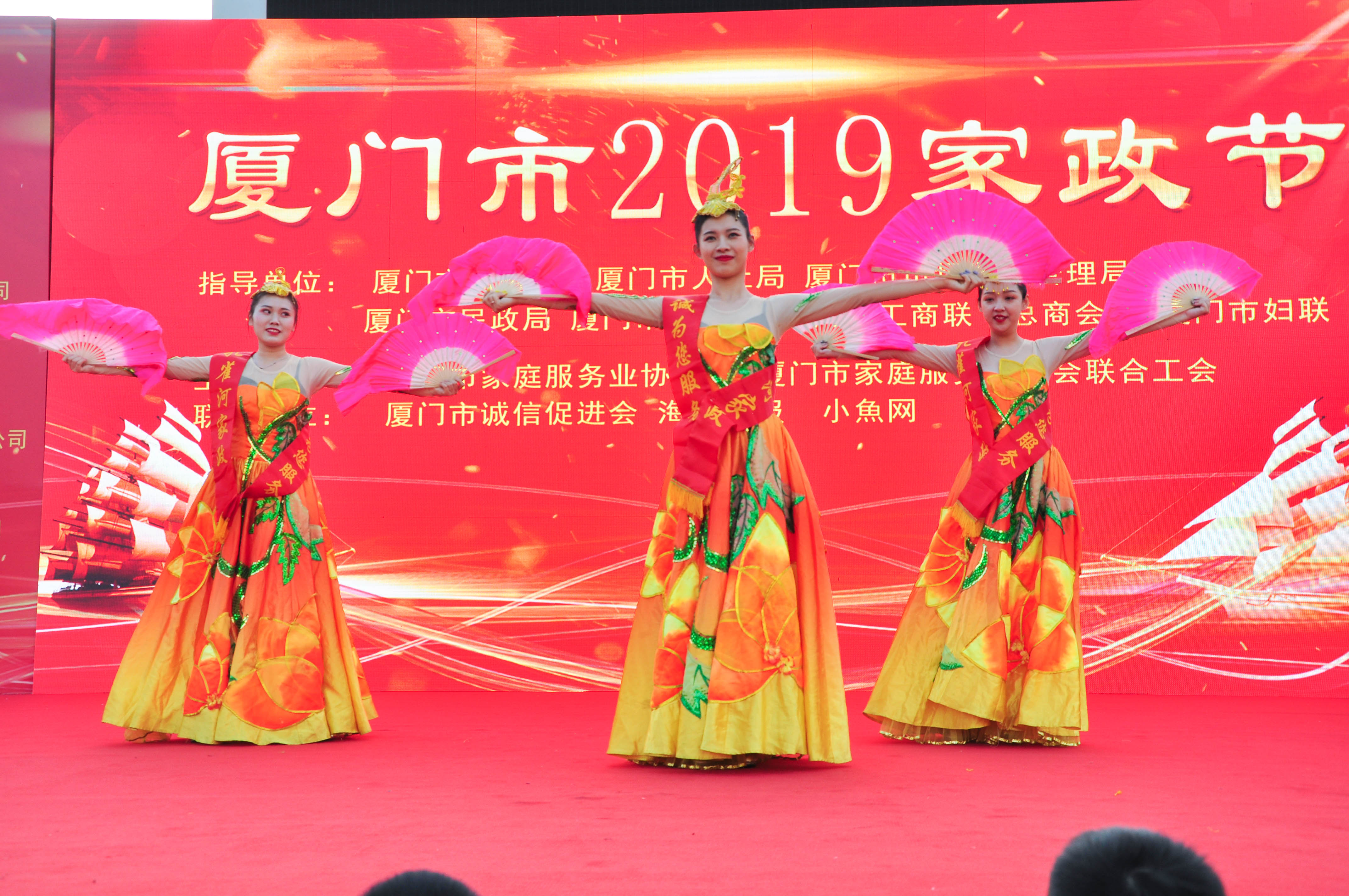 �g��Ц�Z��һ����ʮ�˰���ˇ�R�ψ�������ȸ�������B�T�е����ü�����(ji��)